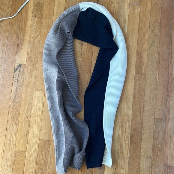 Theory colorblocked wool scarf - Picture 2 of 3